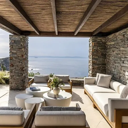 Spacious With Lovely Mountain And Sea View