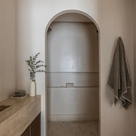 Spacious With Lovely Mountain And Sea View