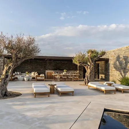 Spacious With Lovely Mountain And Sea View *