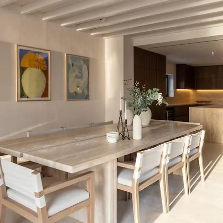 Spacious With Lovely Mountain And Sea View