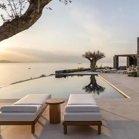 Spacious With Lovely Mountain And Sea View *