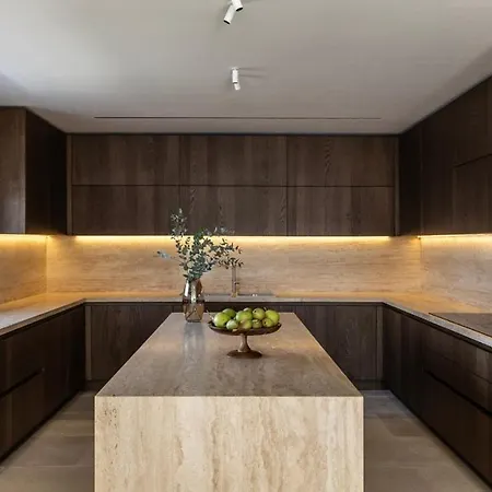 Apartment Spacious With Lovely Mountain And Sea View *